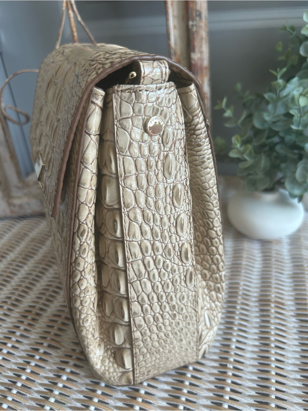 Brahmin Seashell Croc Embossed Leather Crossbody Bucket Bag coastal old money - Picture 5 of 10